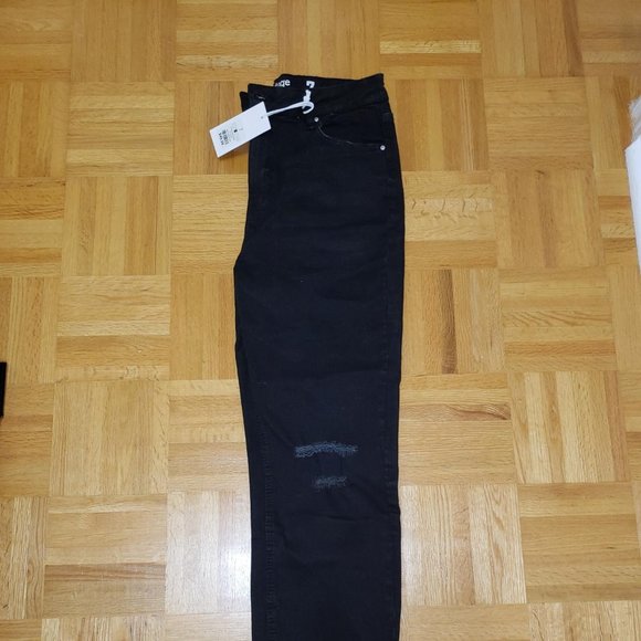 High-Rise Distressed Slim Straight Jean - Refuge London (Urban Planet) - Picture 4 of 5